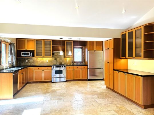 Interior, Kitchen, Pendant Lights, Recessed Lighting, Stainless Steel Appliances