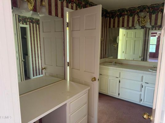 Bathroom, Interior, Tile Countertops