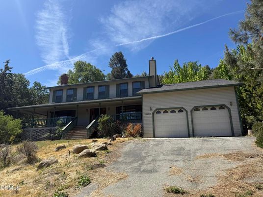 Attached, Exterior, Facade, Split Level