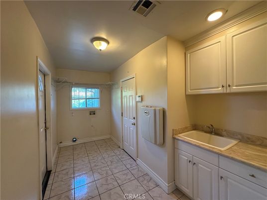 Interior, Marble, Recessed Lighting, Washer