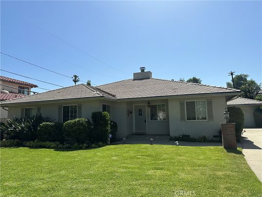 Backyard, Exterior, Facade, Ranch
