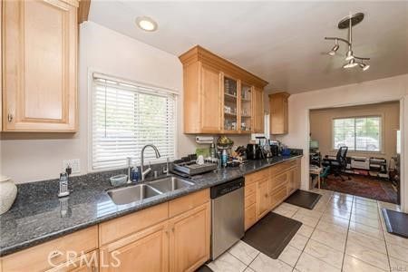 Interior, Kitchen, Living room, Pendant Lights, Recessed Lighting, Stainless Steel Appliances