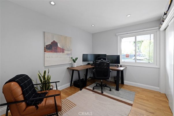 Home Office, Interior, Recessed Lighting, Wood Texture Flooring