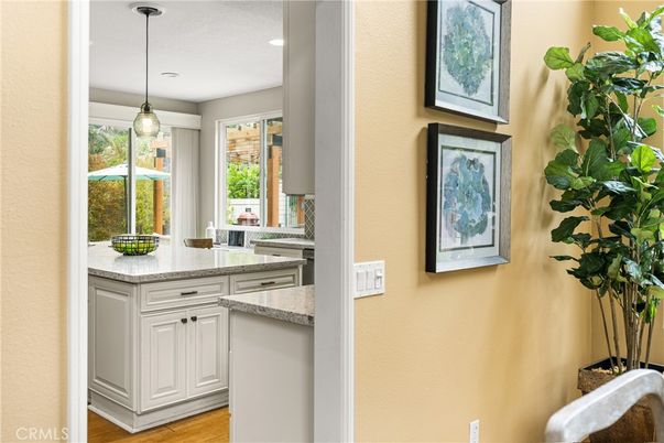 Interior, Pendant Lights, Recessed Lighting, Wood Texture Flooring