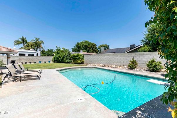 Exterior, Pool