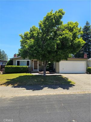 Attached, Exterior, Facade, Ranch