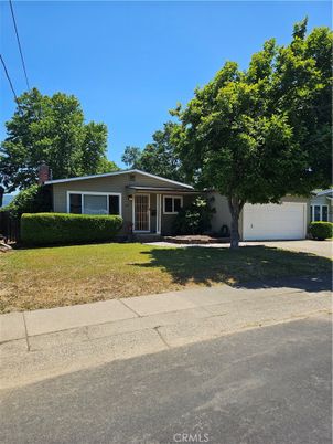 Attached, Exterior, Facade, Ranch