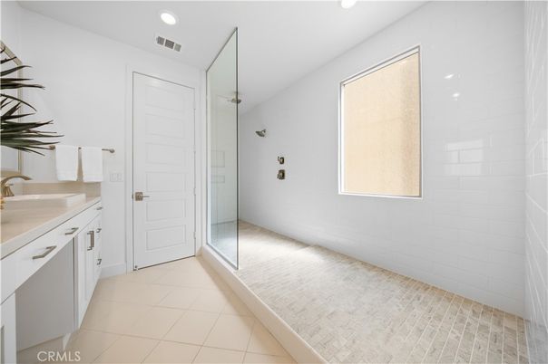 Bathroom, Empty room, Interior, Recessed Lighting