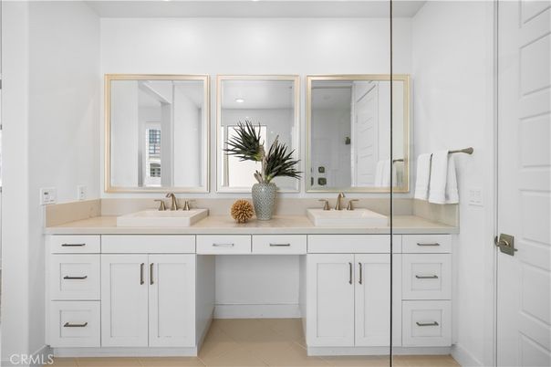 Bathroom, Dual Sink Vanities, Interior