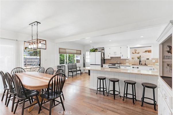 Dining room, Interior, Kitchen, Pendant Lights, Recessed Lighting, Wood Texture Flooring