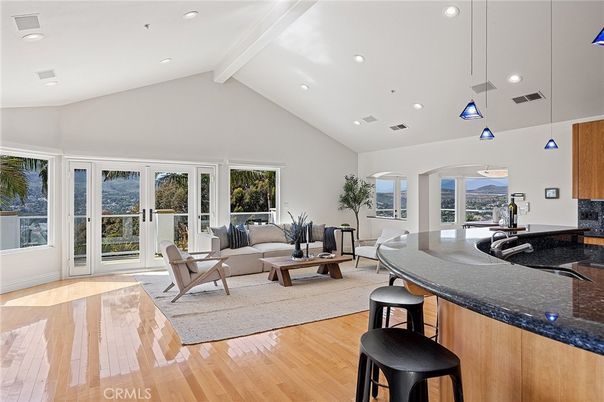 Interior, Living room, Pendant Lights, Recessed Lighting, Wood Texture Flooring