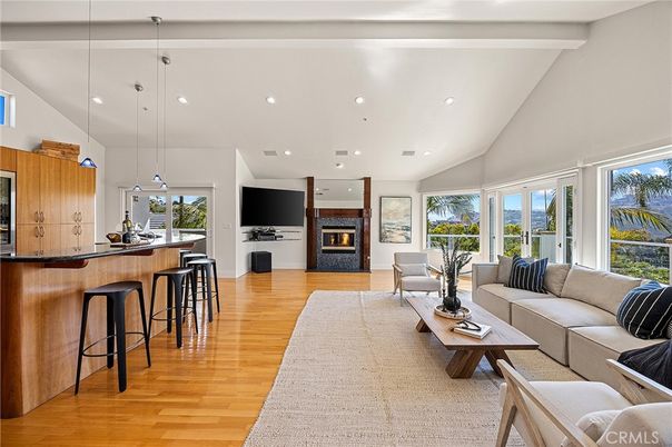Fireplace, Interior, Living room, Pendant Lights, Recessed Lighting, Wood Texture Flooring