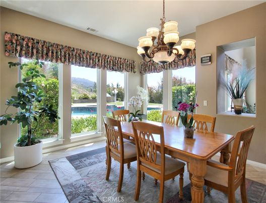 Chandelier, Dining room, Interior