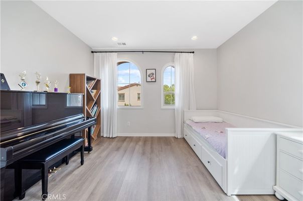 Interior, Piano, Recessed Lighting, Wood Texture Flooring