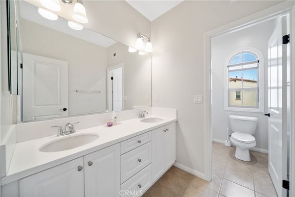 Bathroom, Dual Sink Vanities, Interior
