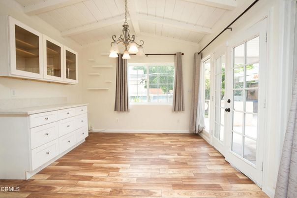 Chandelier, Empty room, Interior, Pendant Lights, Wood Texture Flooring