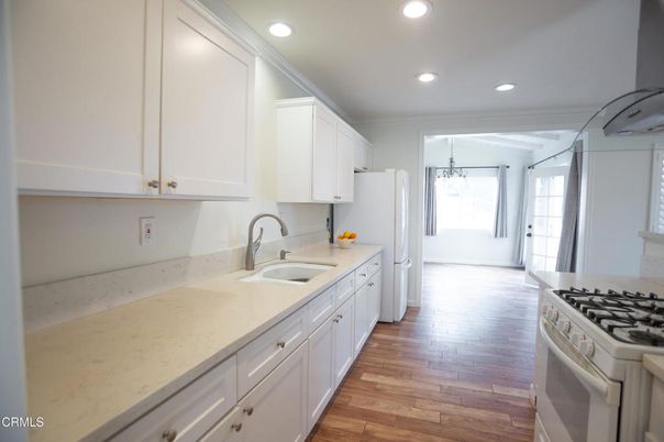Chandelier, Interior, Kitchen, Recessed Lighting, Wood Texture Flooring
