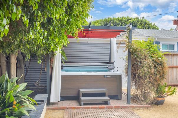 Exterior, Hot Tub