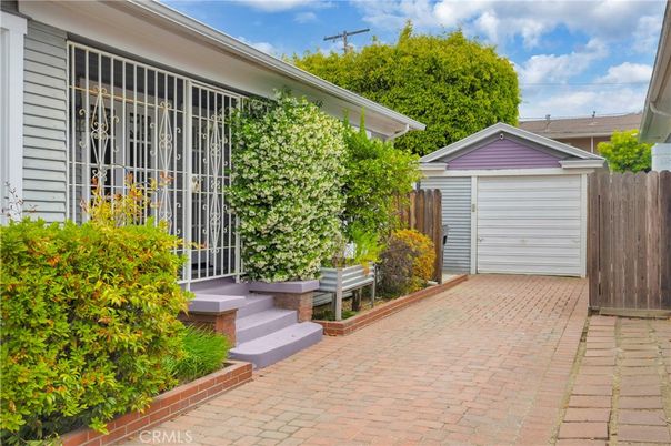 Detached Garage, Exterior