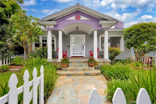 Exterior, Facade, Queen Anne Victorian