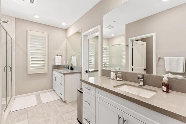 Bathroom, Dual Sink Vanities, Interior, Recessed Lighting
