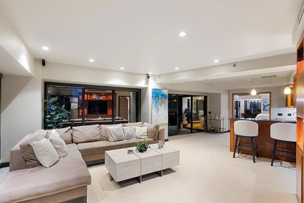 Interior, Living room, Pendant Lights, Recessed Lighting