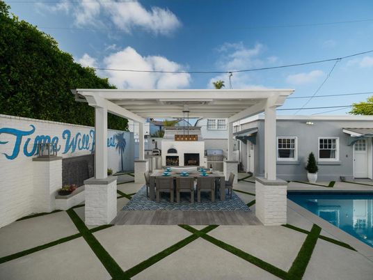 Exterior, Fireplace, Pool