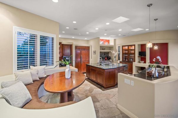Dining room, Interior, Living room, Pendant Lights, Recessed Lighting