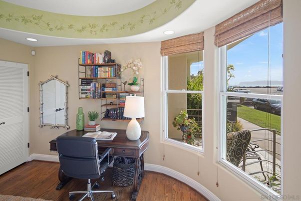 Home Office, Interior, Recessed Lighting, Wood Texture Flooring
