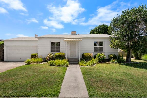 Attached, Backyard, Exterior, Facade, Ranch