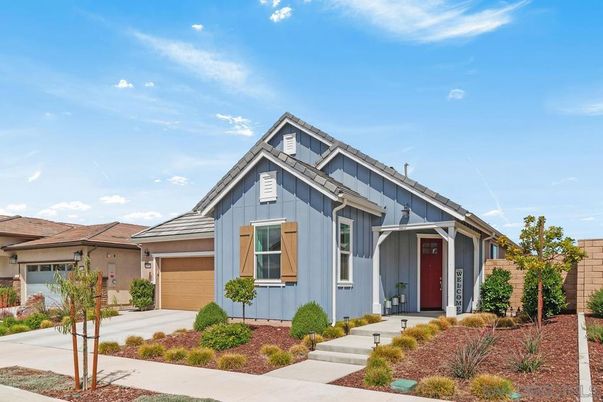 Attached, Exterior, Facade, Farmhouse