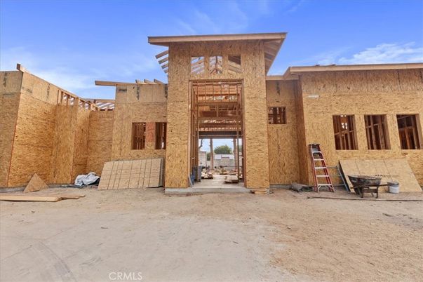Exterior, Facade, None