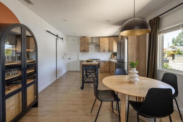 Dining room, Interior, Kitchen, Pendant Lights, Recessed Lighting, Wood Texture Flooring