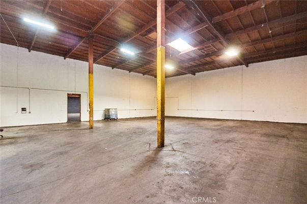 Empty room, Interior, Wooden Beams, Wooden Ceilings