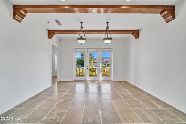 Empty room, Interior, Pendant Lights, Wooden Beams