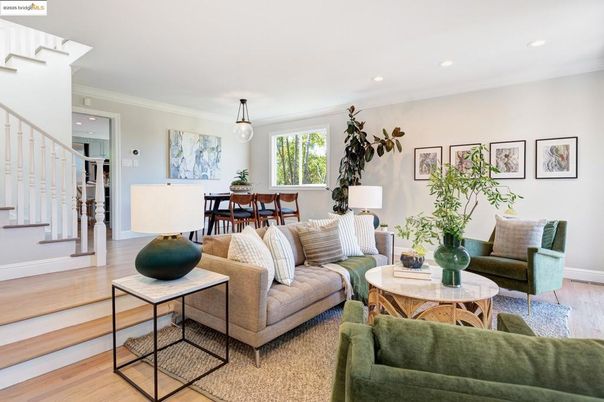 Dining room, Interior, Living room, Pendant Lights, Recessed Lighting, Wood Texture Flooring