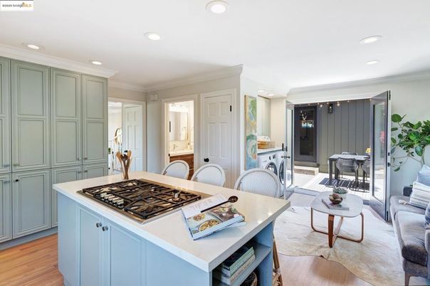 Dining room, Interior, Kitchen, Recessed Lighting, Wood Texture Flooring