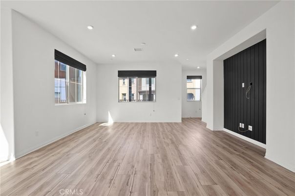Empty room, Interior, Recessed Lighting, Wood Texture Flooring