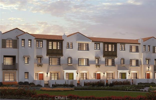 Exterior, Facade, Rowhouse