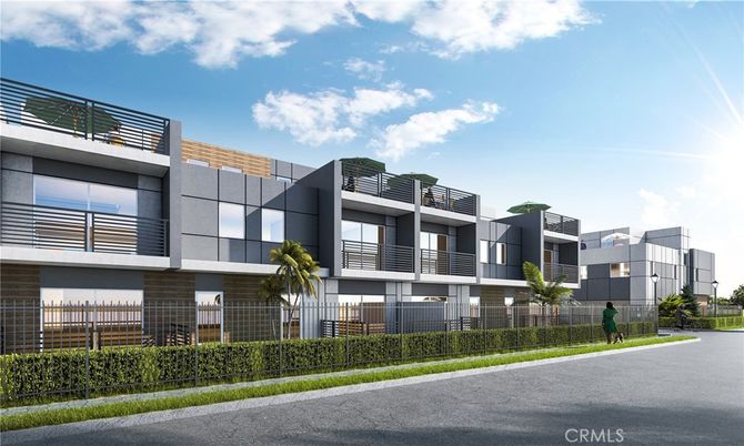 Exterior, Facade, Modern