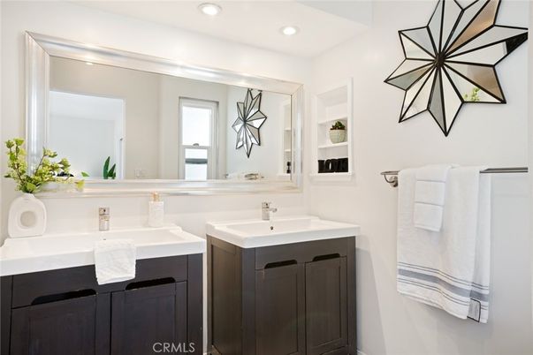 Bathroom, Interior, Recessed Lighting