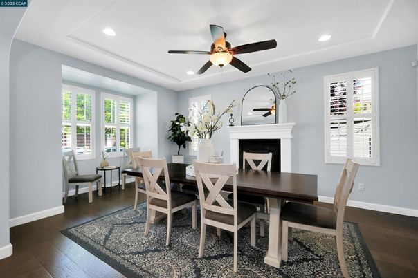 Dining room, Fireplace, Interior, Recessed Lighting, Wood Texture Flooring
