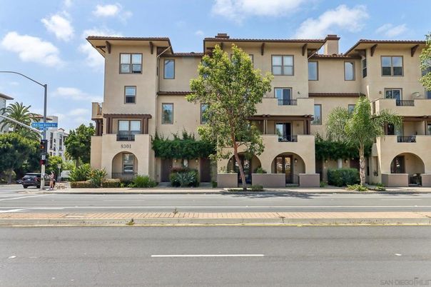 Exterior, Facade, Mediterranean