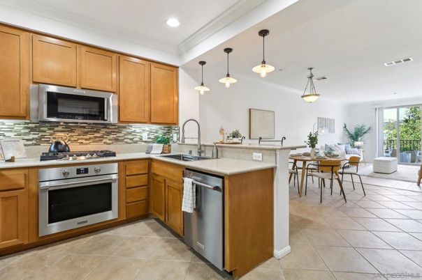 Dining room, Interior, Kitchen, Pendant Lights, Recessed Lighting, Stainless Steel Appliances