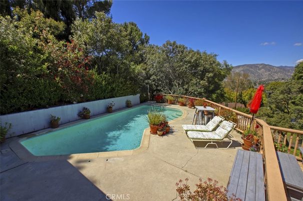 Exterior, Pool
