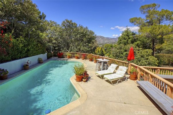 Exterior, Pool
