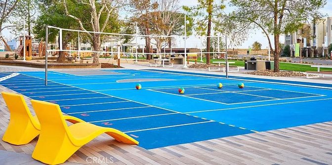 Exterior, Playground, Tennis Courts