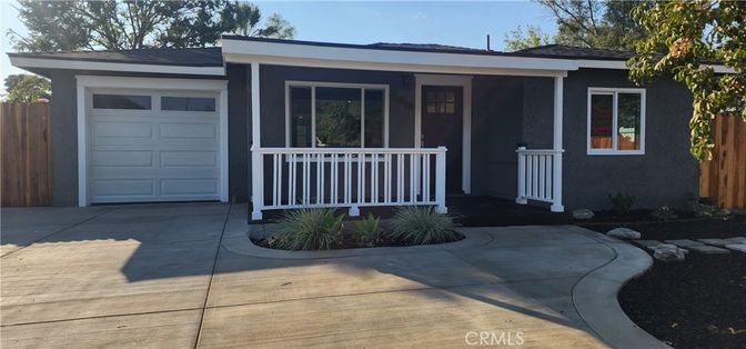 Attached, Exterior, Facade, Ranch