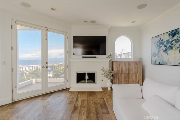 Fireplace, Interior, Recessed Lighting, Water, Wood Texture Flooring