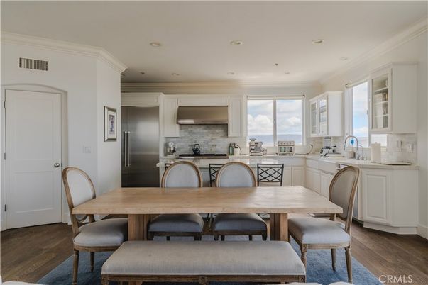 Dining room, Interior, Kitchen, Recessed Lighting, Stainless Steel Appliances, Wood Texture Flooring